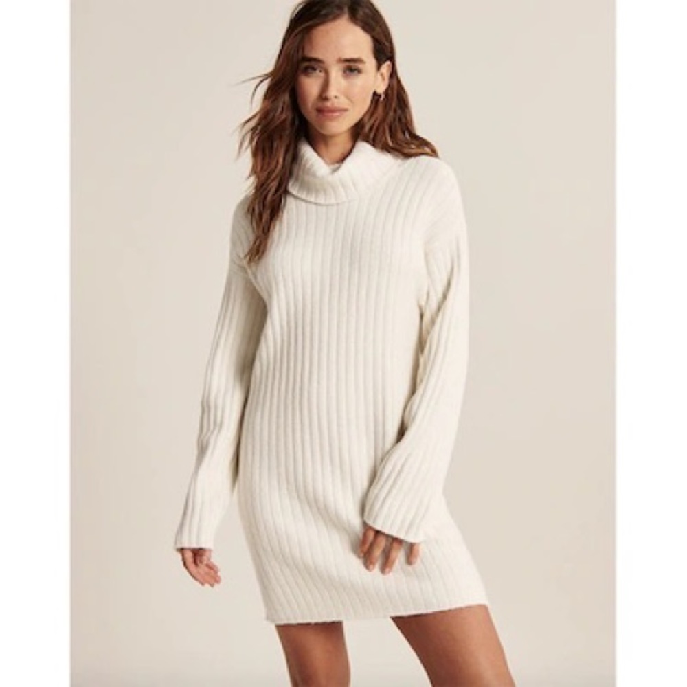 Abercrombie Easy-Fitting Turtleneck Sweater Dress in White - Large Tall
